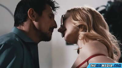 സുന്ദരിയായ ഒരു സുന്ദരിയുമായി പ്രണയ ലൈംഗികത